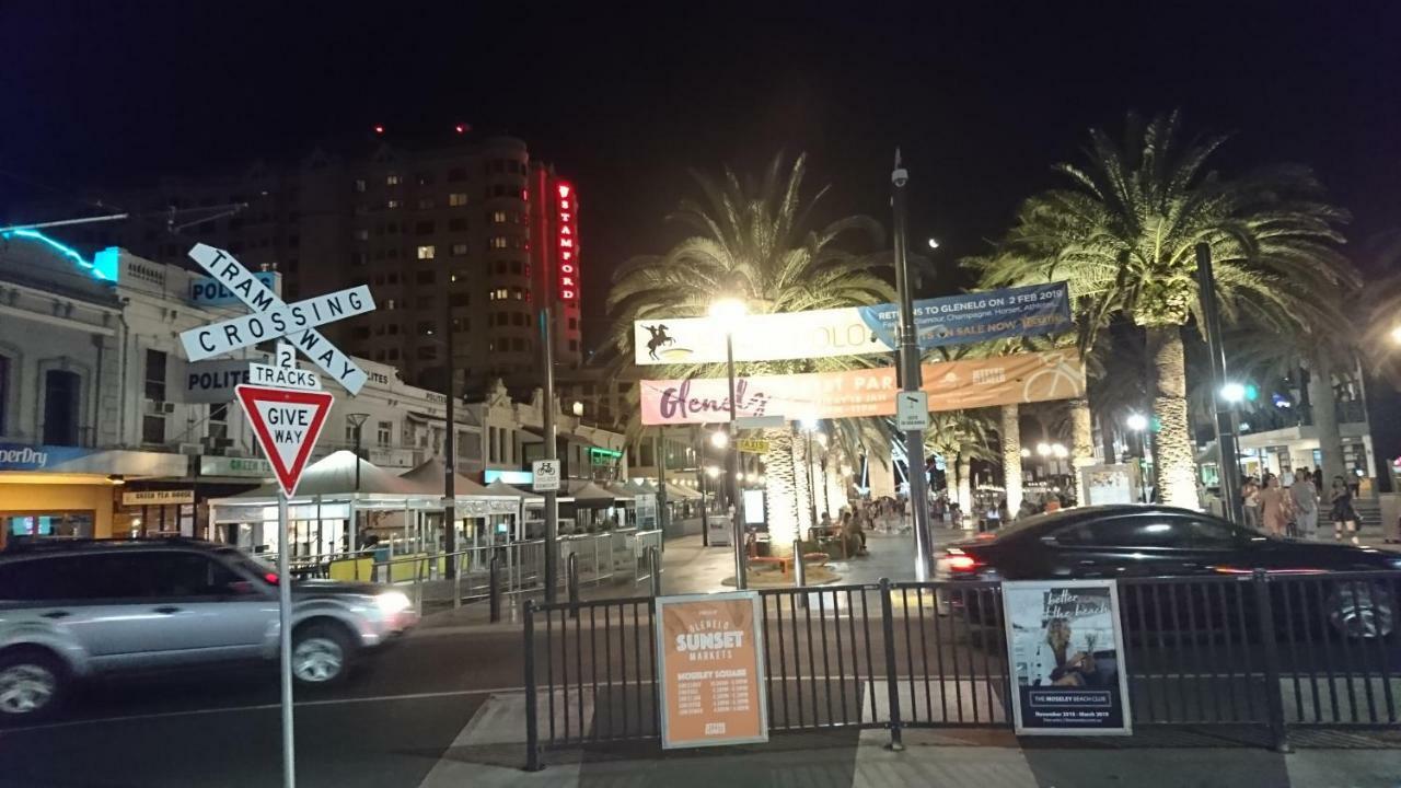 Glenelg Beach Gateway Studio Apartment Екстериор снимка